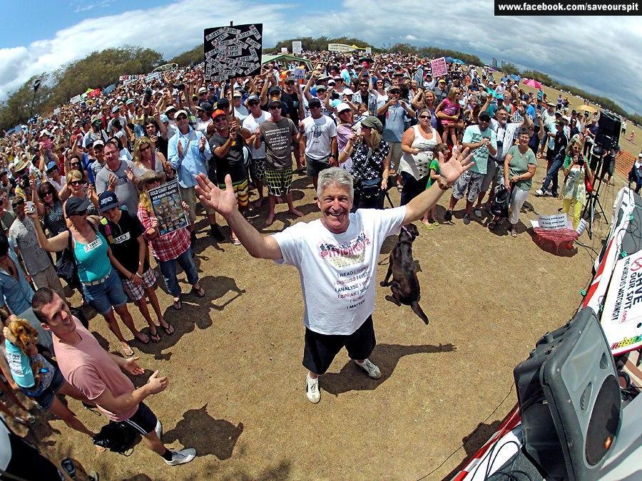 Steve Gration Save Our Spit rally in Doug Jennings Park