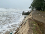 Cyclone Alfred Main Beach High Tide